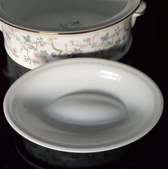 "Corona" Gold Trim 2Qt Casserole Dish Andrea by Sadek - Picture 4 of 15